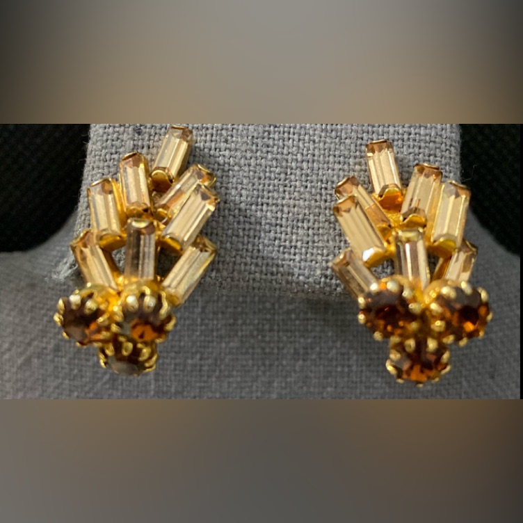 Vintage Gold Tone Clear Stone Clip-On Earrings 18$